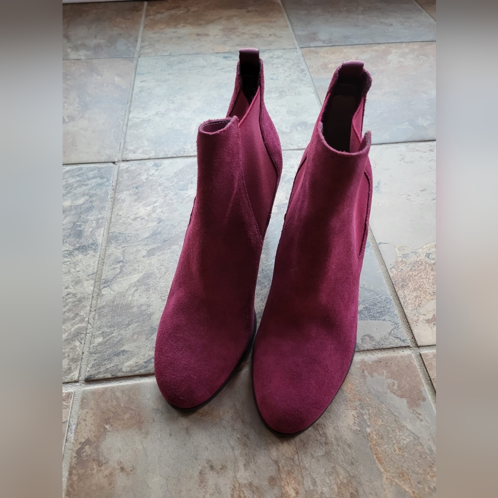 MK Michael Kors Women's Chelsea Boots Lottie Size 9.5 Dark Berry Suede - Picture 7 of 15